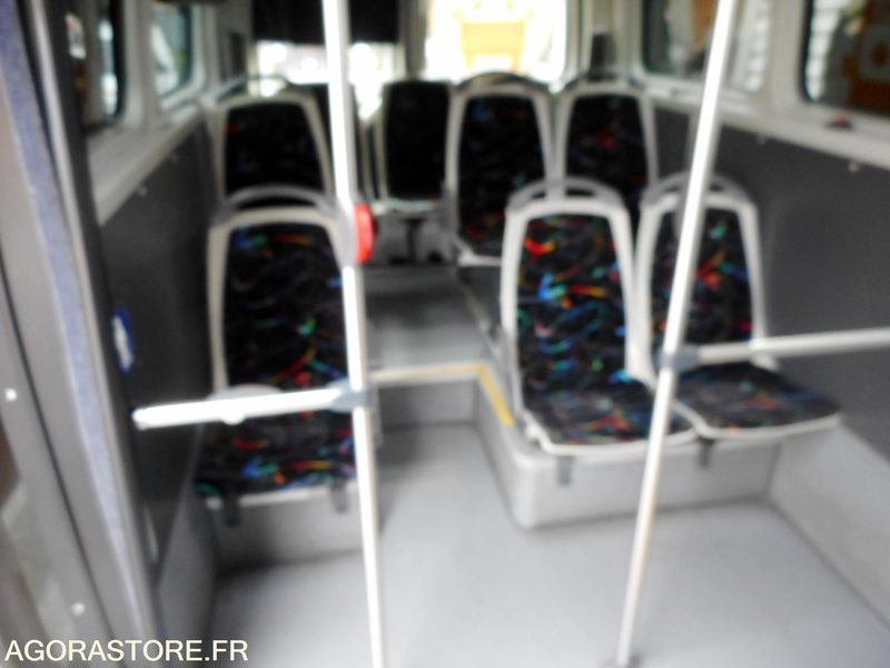 MINIBUS NAVETTE RENAULT - 2013 - 185 270 km - מיניבוס, כלי רכב מסחרי לנוסעים: תמונה 4 MINIBUS NAVETTE RENAULT - 2013 - 185 270 km - מיניבוס, כלי רכב מסחרי לנוסעים: תמונה 4