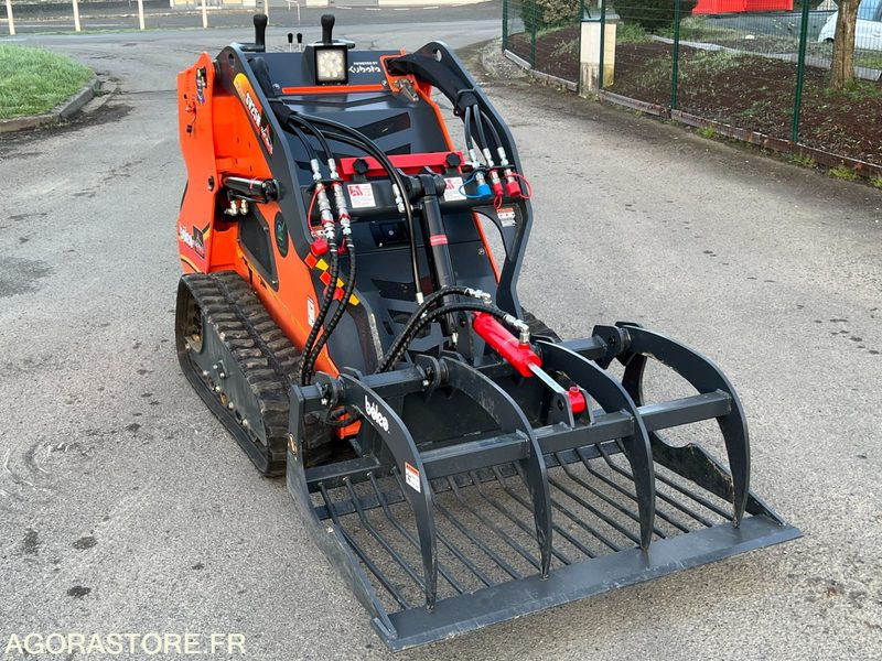 Mini chargeur porte outils SV25H moteur 25cv kubota - מעמיס: תמונה 1 Mini chargeur porte outils SV25H moteur 25cv kubota - מעמיס: תמונה 1