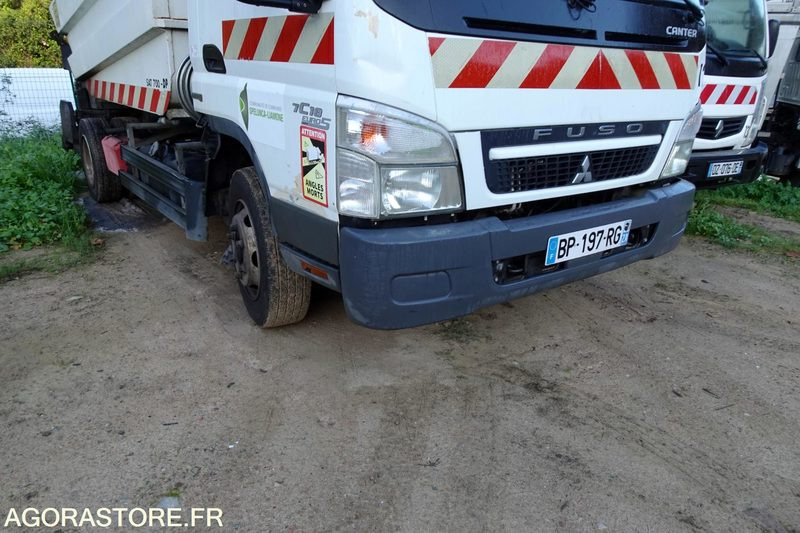 Mitsubishi Fuso - משאית אשפה: תמונה 2 Mitsubishi Fuso - משאית אשפה: תמונה 2
