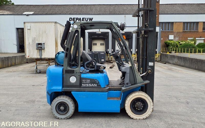 Nissan 2682 heures Triplex UD02A25PQ - 3F550 - מלגזת LPG: תמונה 1 Nissan 2682 heures Triplex UD02A25PQ - 3F550 - מלגזת LPG: תמונה 1