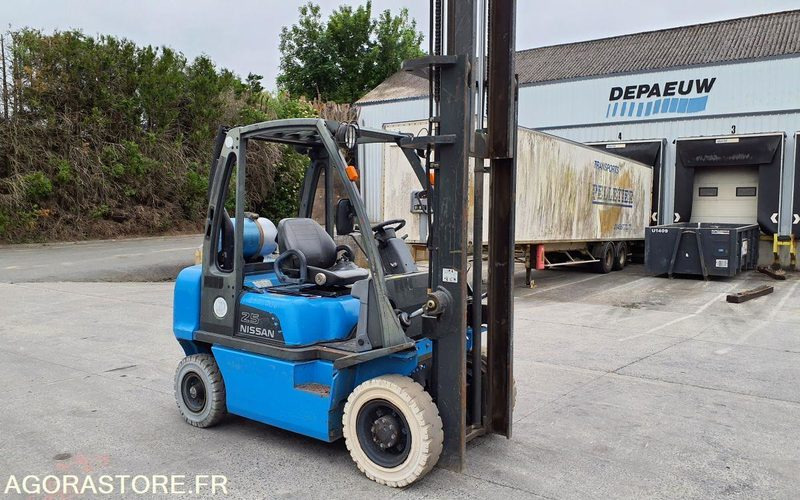Nissan 2682 heures Triplex UD02A25PQ - 3F550 - מלגזת LPG: תמונה 3 Nissan 2682 heures Triplex UD02A25PQ - 3F550 - מלגזת LPG: תמונה 3
