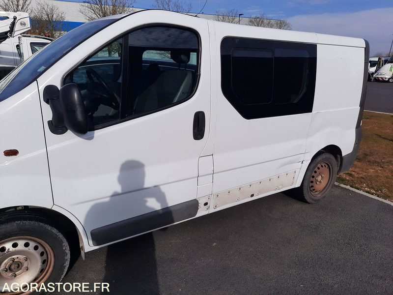 OPEL VIVARO - 2011 - 112 800KM - כלי רכב מסחרי עם לוח: תמונה 3 OPEL VIVARO - 2011 - 112 800KM - כלי רכב מסחרי עם לוח: תמונה 3