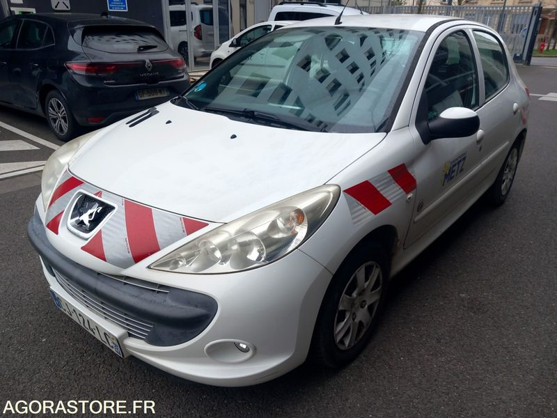 PEUGEOT 206+ 1.4i 73 cv - bon état - 103 800 km - SANS CT - CJ-124-LC - מכונית: תמונה 1 PEUGEOT 206+ 1.4i 73 cv - bon état - 103 800 km - SANS CT - CJ-124-LC - מכונית: תמונה 1