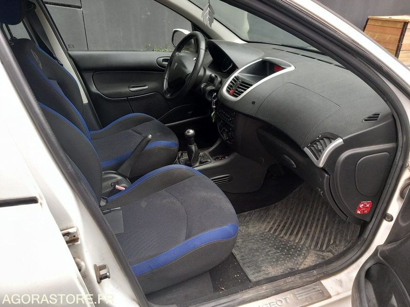 PEUGEOT 206+ 1.4i 73 cv - bon état - 103 800 km - SANS CT - CJ-124-LC - מכונית: תמונה 4 PEUGEOT 206+ 1.4i 73 cv - bon état - 103 800 km - SANS CT - CJ-124-LC - מכונית: תמונה 4