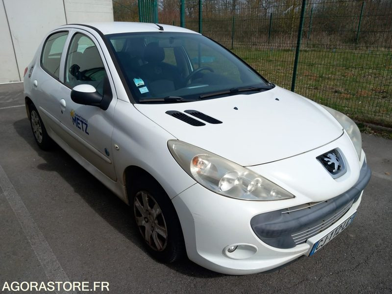 PEUGEOT 206+ 1.4i 73 cv - bon état - 93 000 km - SANS CT - CJ-112- LC - מכונית: תמונה 2 PEUGEOT 206+ 1.4i 73 cv - bon état - 93 000 km - SANS CT - CJ-112- LC - מכונית: תמונה 2