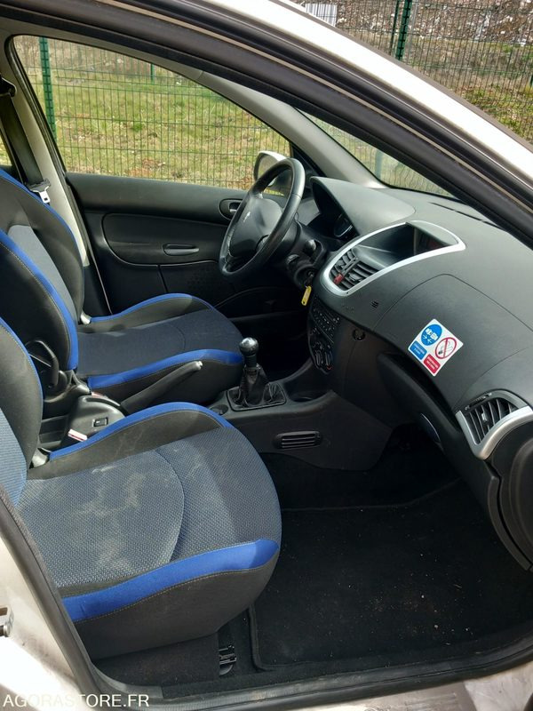 PEUGEOT 206+ 1.4i 73 cv - bon état - 93 000 km - SANS CT - CJ-112- LC - מכונית: תמונה 3 PEUGEOT 206+ 1.4i 73 cv - bon état - 93 000 km - SANS CT - CJ-112- LC - מכונית: תמונה 3