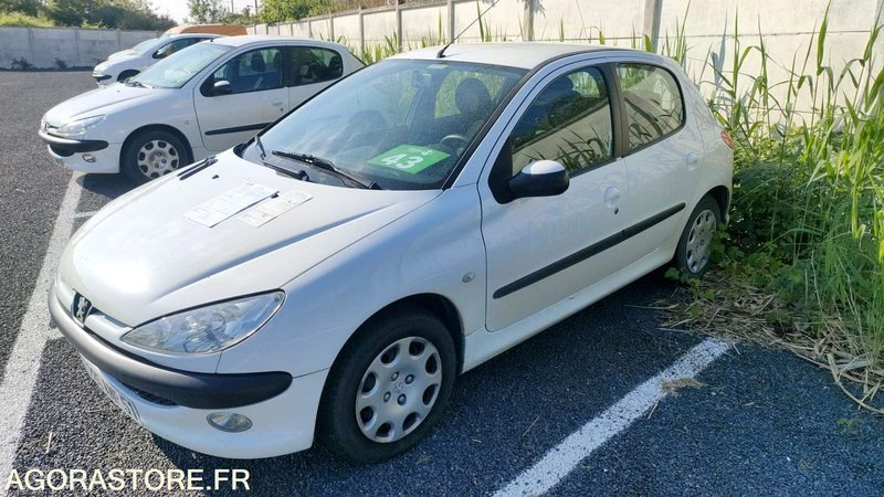PEUGEOT 206 - 2005 - 127168kms - מכונית: תמונה 1 PEUGEOT 206 - 2005 - 127168kms - מכונית: תמונה 1