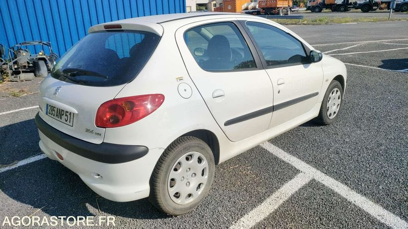 PEUGEOT 206 - 2005 - 127168kms - מכונית: תמונה 4 PEUGEOT 206 - 2005 - 127168kms - מכונית: תמונה 4
