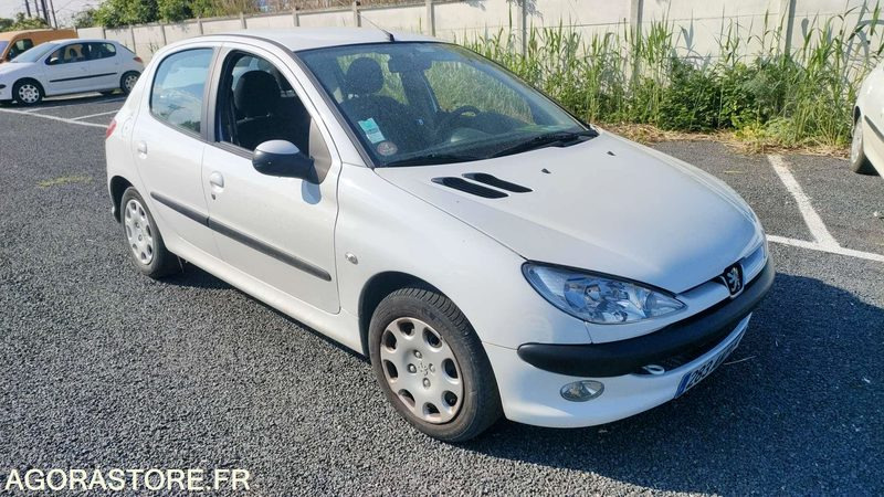 PEUGEOT 206 - 2005 - 142538kms - מכונית: תמונה 1 PEUGEOT 206 - 2005 - 142538kms - מכונית: תמונה 1