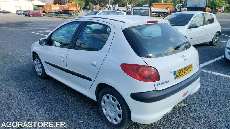 PEUGEOT 206 - 2005 -175624kms - מכונית: תמונה 3 PEUGEOT 206 - 2005 -175624kms - מכונית: תמונה 3