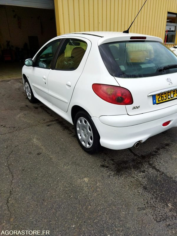 PEUGEOT 206 ESSENCE - מכונית: תמונה 2 PEUGEOT 206 ESSENCE - מכונית: תמונה 2