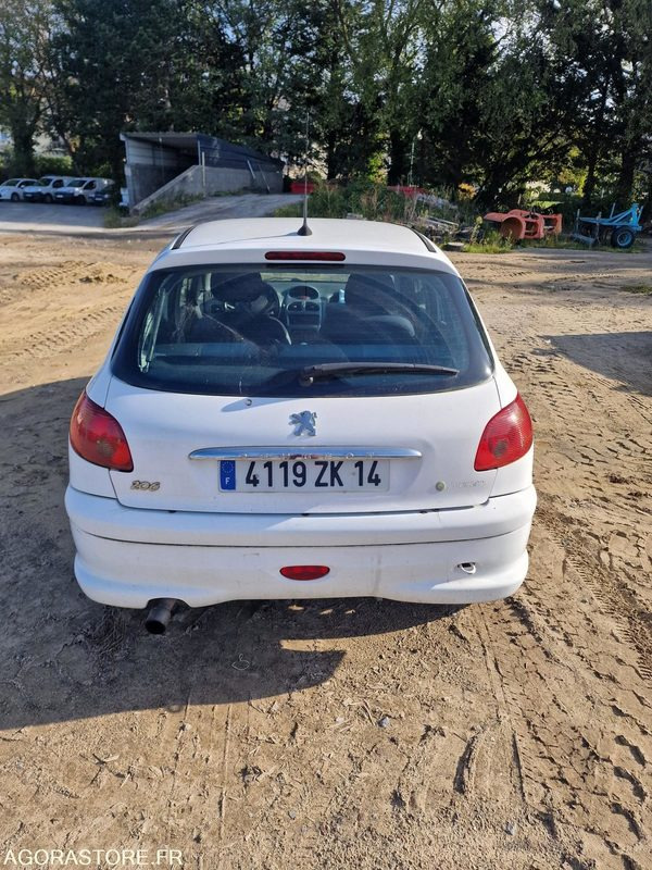 PEUGEOT 206 - LOT N°1 - מכונית: תמונה 4 PEUGEOT 206 - LOT N°1 - מכונית: תמונה 4