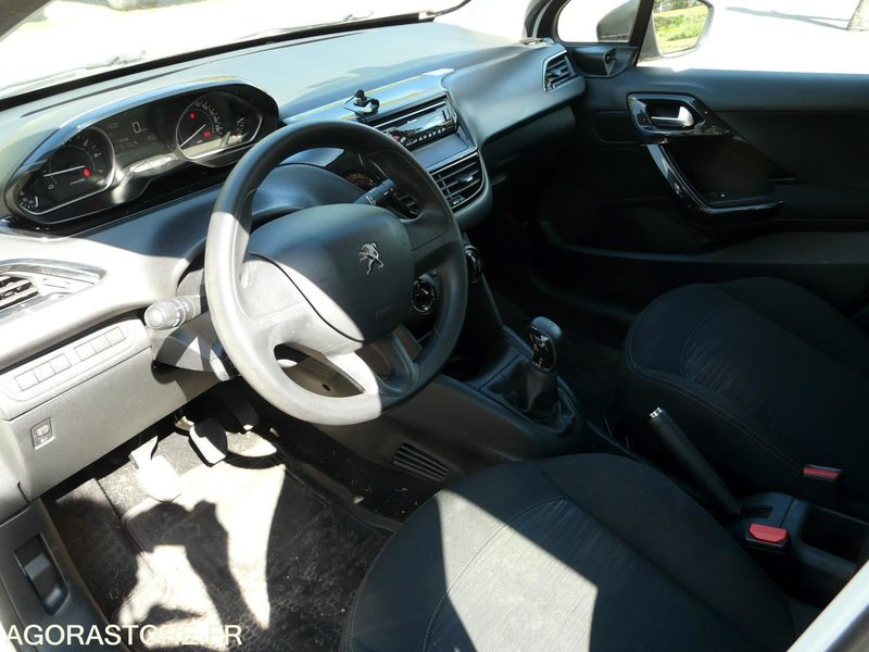 PEUGEOT 208 DX201CZ - מכונית: תמונה 5 PEUGEOT 208 DX201CZ - מכונית: תמונה 5