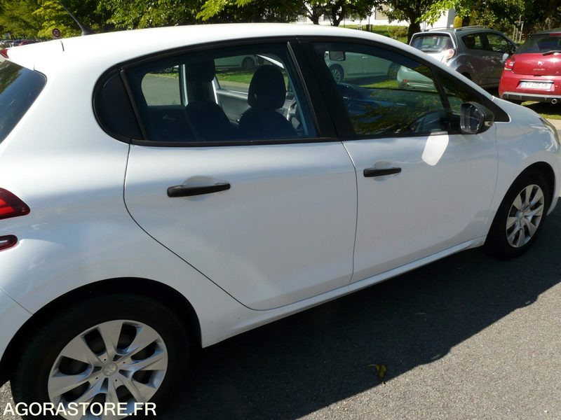 PEUGEOT 208 DX207CZ - מכונית: תמונה 3 PEUGEOT 208 DX207CZ - מכונית: תמונה 3