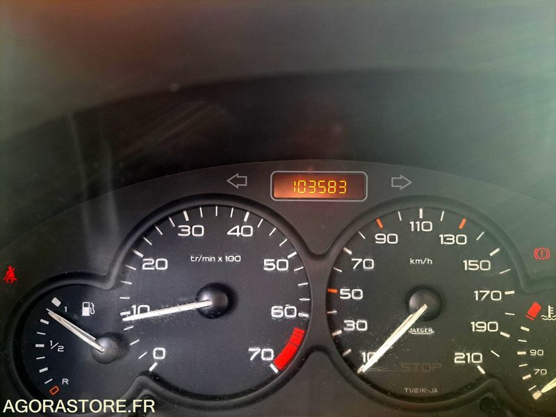 PEUGEOT PARTNER 103583kms 2004 - כלי רכב מסחרי קטן: תמונה 2 PEUGEOT PARTNER 103583kms 2004 - כלי רכב מסחרי קטן: תמונה 2