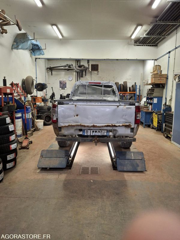 PICK UP D MAX ISUZU - טנדר: תמונה 2 PICK UP D MAX ISUZU - טנדר: תמונה 2