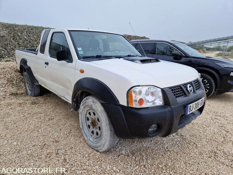 PICK UP NISSAN PNP 400 - BJ306GB - 2011 / 181 046 KM - מכונית: תמונה 2 PICK UP NISSAN PNP 400 - BJ306GB - 2011 / 181 046 KM - מכונית: תמונה 2