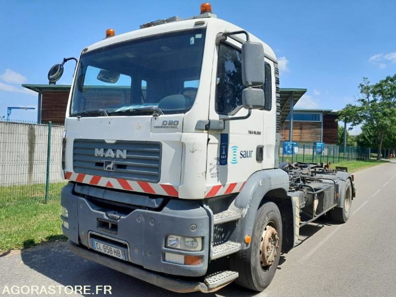 POLYBENNE MAN TGA 4x2 // CL658HB // 422 560 KM - 2006 - משאית: תמונה 4 POLYBENNE MAN TGA 4x2 // CL658HB // 422 560 KM - 2006 - משאית: תמונה 4
