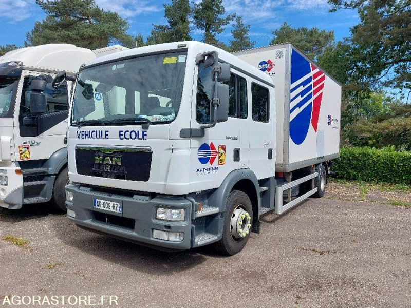 PORTEUR ROUTIER - MAN TGM-250 - ex Véhicule Ecole - Parc 3799 - משאית: תמונה 1 PORTEUR ROUTIER - MAN TGM-250 - ex Véhicule Ecole - Parc 3799 - משאית: תמונה 1