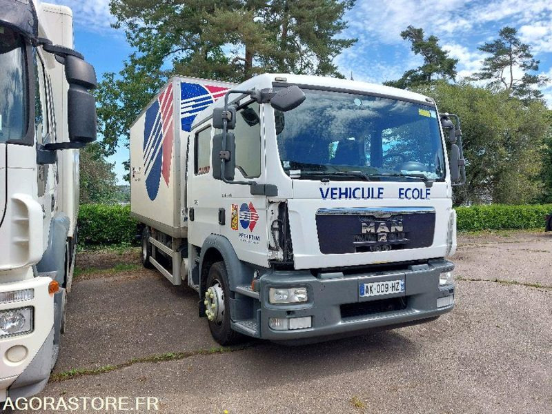 PORTEUR ROUTIER - MAN TGM-250 - ex Véhicule Ecole - Parc 3799 - משאית: תמונה 5 PORTEUR ROUTIER - MAN TGM-250 - ex Véhicule Ecole - Parc 3799 - משאית: תמונה 5