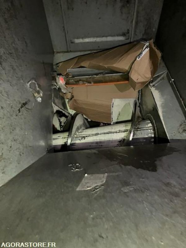 PRESSE A CARTON A VIS PRESTO SPN15 30 m3 - 2009 - כלי/ ציוד: תמונה 4 PRESSE A CARTON A VIS PRESTO SPN15 30 m3 - 2009 - כלי/ ציוד: תמונה 4
