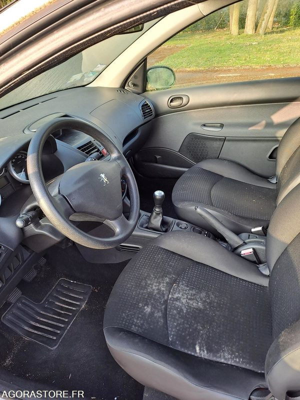 Peugeot 206+ - 2011 / 130 000 KM - מכונית: תמונה 5 Peugeot 206+ - 2011 / 130 000 KM - מכונית: תמונה 5