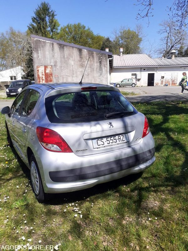 Peugeot 207 1.4 hdi 70 cv - מכונית: תמונה 3 Peugeot 207 1.4 hdi 70 cv - מכונית: תמונה 3