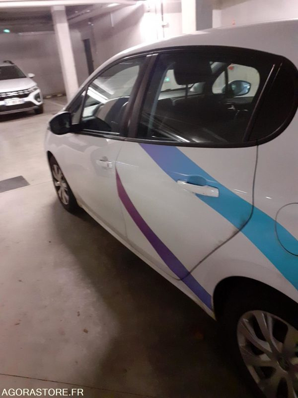 Peugeot 208 - 2016 - 225495 kms - מכונית: תמונה 3 Peugeot 208 - 2016 - 225495 kms - מכונית: תמונה 3