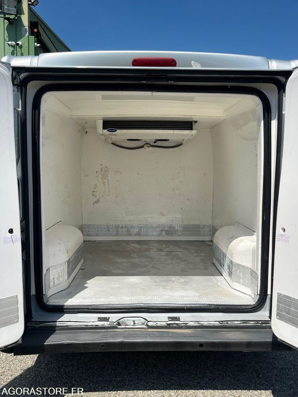 Peugeot Boxer L1H2 330 L1H1 2L Bluehdi - 2017 - 139 950km - כלי רכב מסחרי לקירור: תמונה 4 Peugeot Boxer L1H2 330 L1H1 2L Bluehdi - 2017 - 139 950km - כלי רכב מסחרי לקירור: תמונה 4