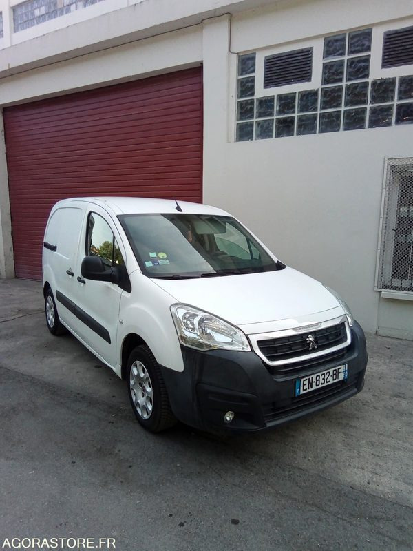 Peugeot. Partner 1.6 HDi 100 CV - 2017 - 123052 kms - כלי רכב מסחרי קטן: תמונה 3 Peugeot. Partner 1.6 HDi 100 CV - 2017 - 123052 kms - כלי רכב מסחרי קטן: תמונה 3