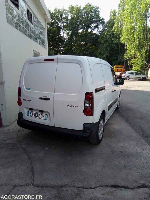 Peugeot. Partner 1.6 HDi 100 CV - 2017 - 123052 kms - כלי רכב מסחרי קטן: תמונה 4 Peugeot. Partner 1.6 HDi 100 CV - 2017 - 123052 kms - כלי רכב מסחרי קטן: תמונה 4