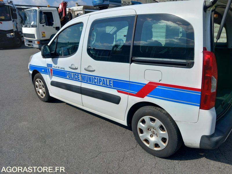 Peugeot Partner BL028QY - כלי רכב מסחרי קטן: תמונה 1 Peugeot Partner BL028QY - כלי רכב מסחרי קטן: תמונה 1