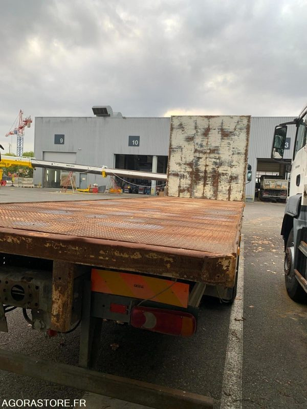 Porteur plateau DAF LF 18.250 - 2004 - 418000 Kms - משאית: תמונה 3 Porteur plateau DAF LF 18.250 - 2004 - 418000 Kms - משאית: תמונה 3