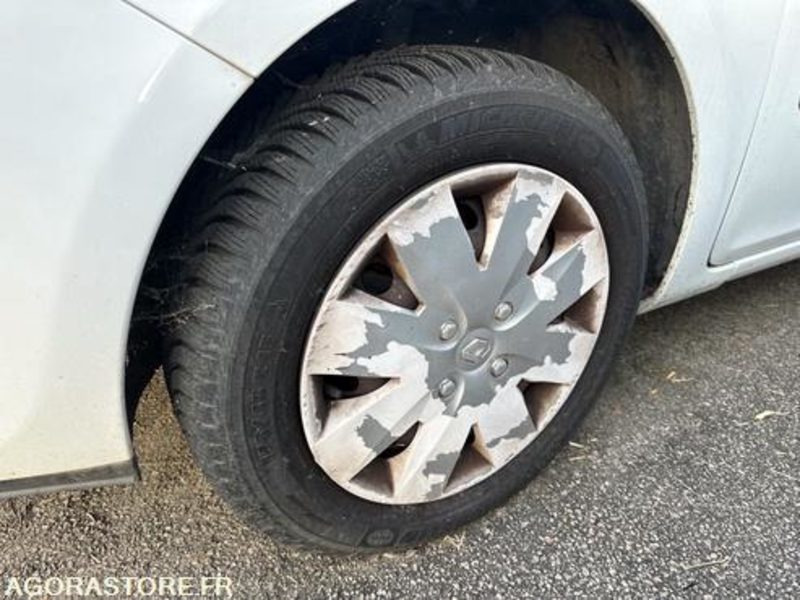 RENAULT CLIO - 2010 - 104062KM - AK212NT - מכונית: תמונה 4 RENAULT CLIO - 2010 - 104062KM - AK212NT - מכונית: תמונה 4