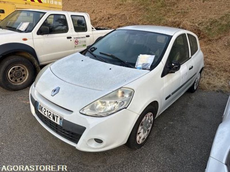 RENAULT CLIO - 2010 - 104062KM - AK212NT - מכונית: תמונה 2 RENAULT CLIO - 2010 - 104062KM - AK212NT - מכונית: תמונה 2