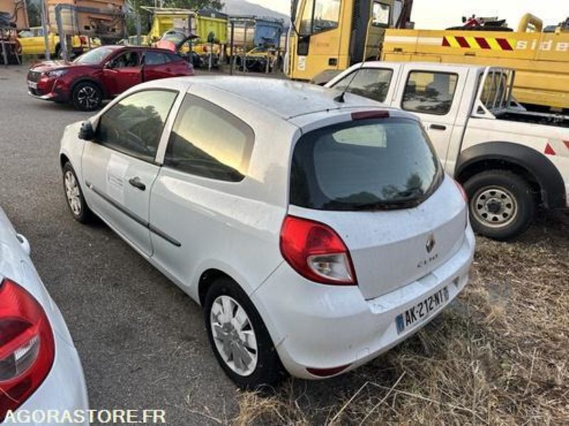 RENAULT CLIO - 2010 - 104062KM - AK212NT - מכונית: תמונה 5 RENAULT CLIO - 2010 - 104062KM - AK212NT - מכונית: תמונה 5