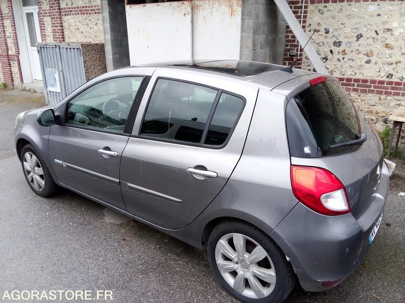 RENAULT CLIO 2010 - מכונית: תמונה 3 RENAULT CLIO 2010 - מכונית: תמונה 3