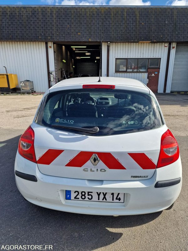RENAULT CLIO 3 - LOT N°1 - מכונית: תמונה 4 RENAULT CLIO 3 - LOT N°1 - מכונית: תמונה 4