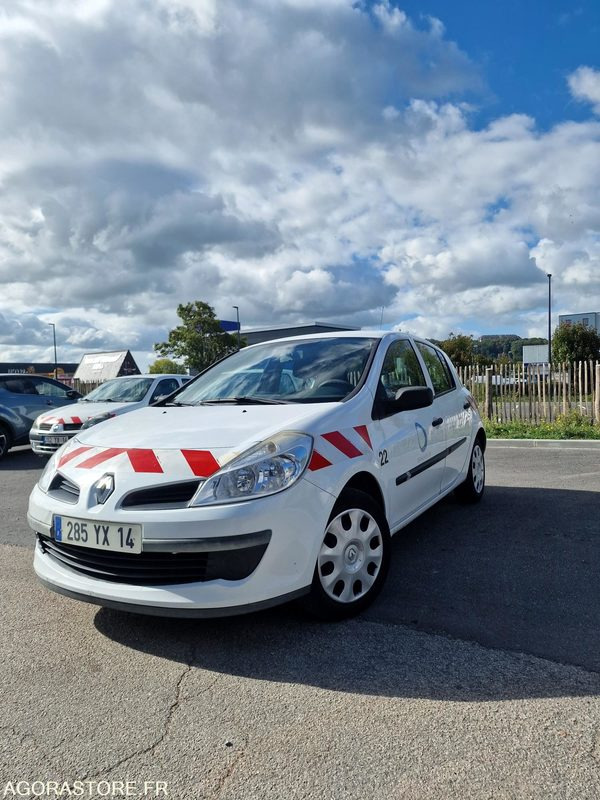 RENAULT CLIO 3 - LOT N°1 - מכונית: תמונה 1 RENAULT CLIO 3 - LOT N°1 - מכונית: תמונה 1