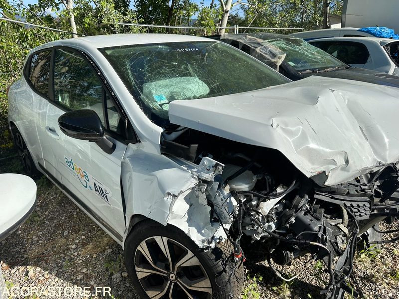 RENAULT - CLIO 5 - 2023 - 7655KMS - מכונית: תמונה 3 RENAULT - CLIO 5 - 2023 - 7655KMS - מכונית: תמונה 3