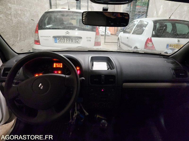 RENAULT CLIO - מכונית: תמונה 3 RENAULT CLIO - מכונית: תמונה 3