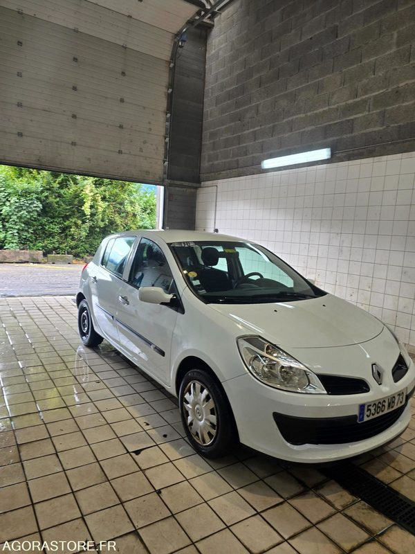 RENAULT CLIO - מכונית: תמונה 3 RENAULT CLIO - מכונית: תמונה 3