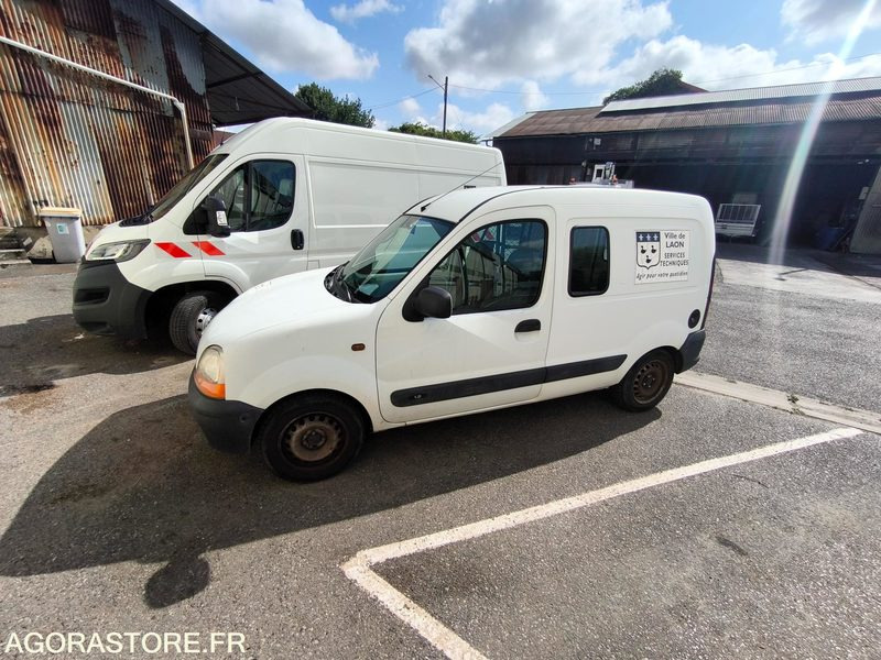 RENAULT KANGOO 122148 kms 2001 - כלי רכב מסחרי קטן: תמונה 2 RENAULT KANGOO 122148 kms 2001 - כלי רכב מסחרי קטן: תמונה 2