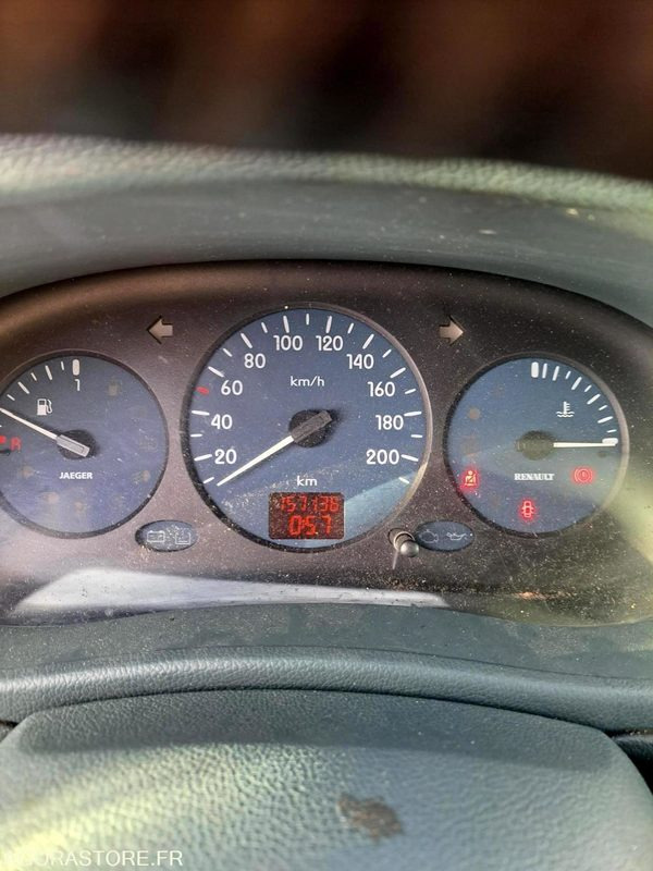 RENAULT KANGOO 157000kms 2000 - כלי רכב מסחרי קטן: תמונה 4 RENAULT KANGOO 157000kms 2000 - כלי רכב מסחרי קטן: תמונה 4