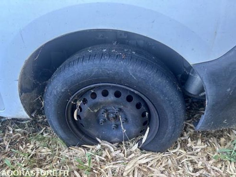 RENAULT KANGOO - 2010 - 278573km - AR154YG - כלי רכב מסחרי קטן: תמונה 4 RENAULT KANGOO - 2010 - 278573km - AR154YG - כלי רכב מסחרי קטן: תמונה 4