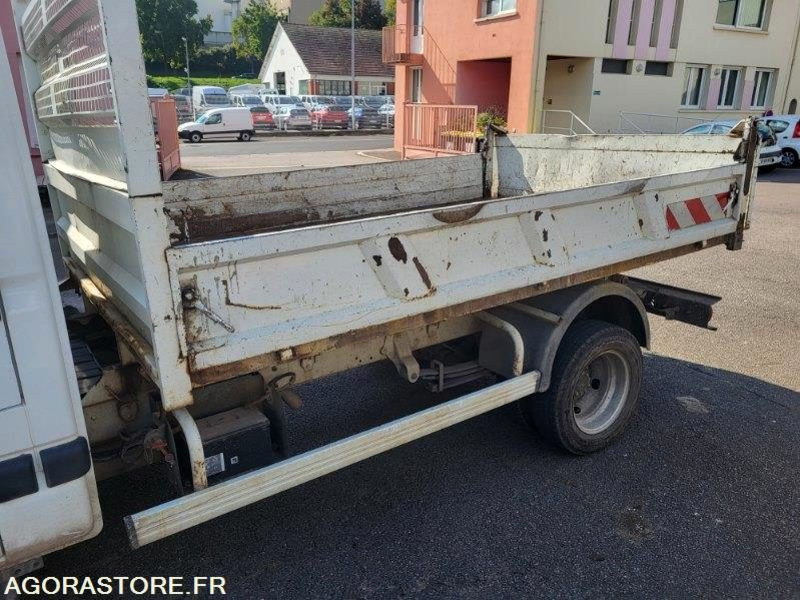 RENAULT MASCOTT BENNNE BASCULANTE (sans contrôle technique) - כלי רכב מסחרי מזהיר: תמונה 3 RENAULT MASCOTT BENNNE BASCULANTE (sans contrôle technique) - כלי רכב מסחרי מזהיר: תמונה 3