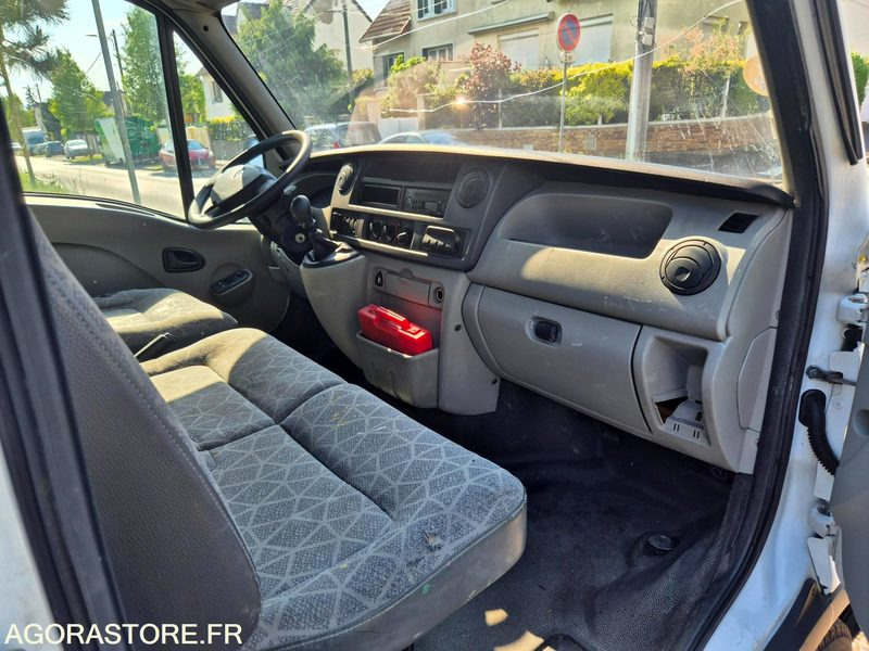 RENAULT MASTER 2.5 DCI 120 CV - 2008 - 182 425km - כלי רכב מסחרי עם לוח: תמונה 4 RENAULT MASTER 2.5 DCI 120 CV - 2008 - 182 425km - כלי רכב מסחרי עם לוח: תמונה 4