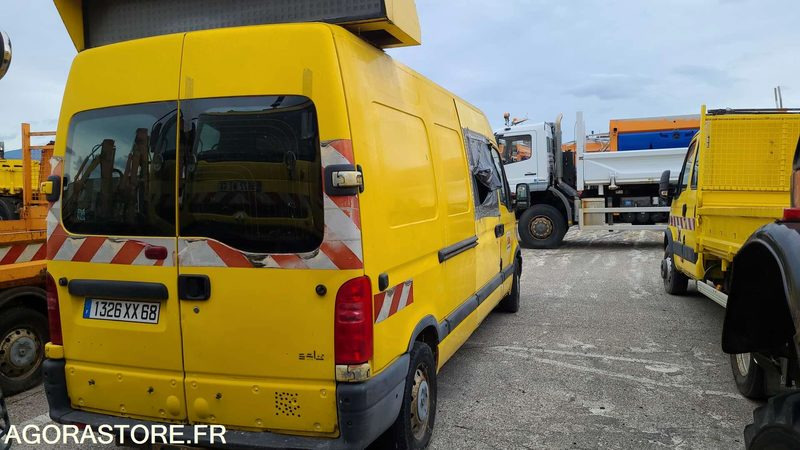 RENAULT MASTER - 2002 - 374300 KM - כלי רכב מסחרי עם לוח: תמונה 4 RENAULT MASTER - 2002 - 374300 KM - כלי רכב מסחרי עם לוח: תמונה 4
