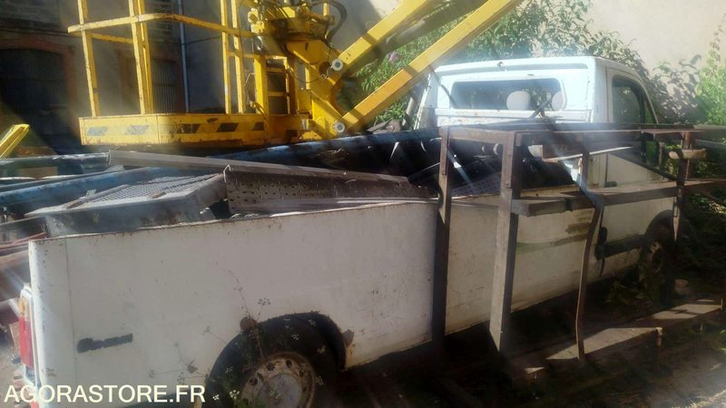 RENAULT MASTER - 2002 - כלי רכב מסחרי עם לוח: תמונה 1 RENAULT MASTER - 2002 - כלי רכב מסחרי עם לוח: תמונה 1