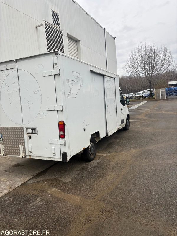 RENAULT - MASTER - 2014 / 292400 / VEHICULE NON ROULANT - כלי רכב מסחרי עם לוח: תמונה 4 RENAULT - MASTER - 2014 / 292400 / VEHICULE NON ROULANT - כלי רכב מסחרי עם לוח: תמונה 4